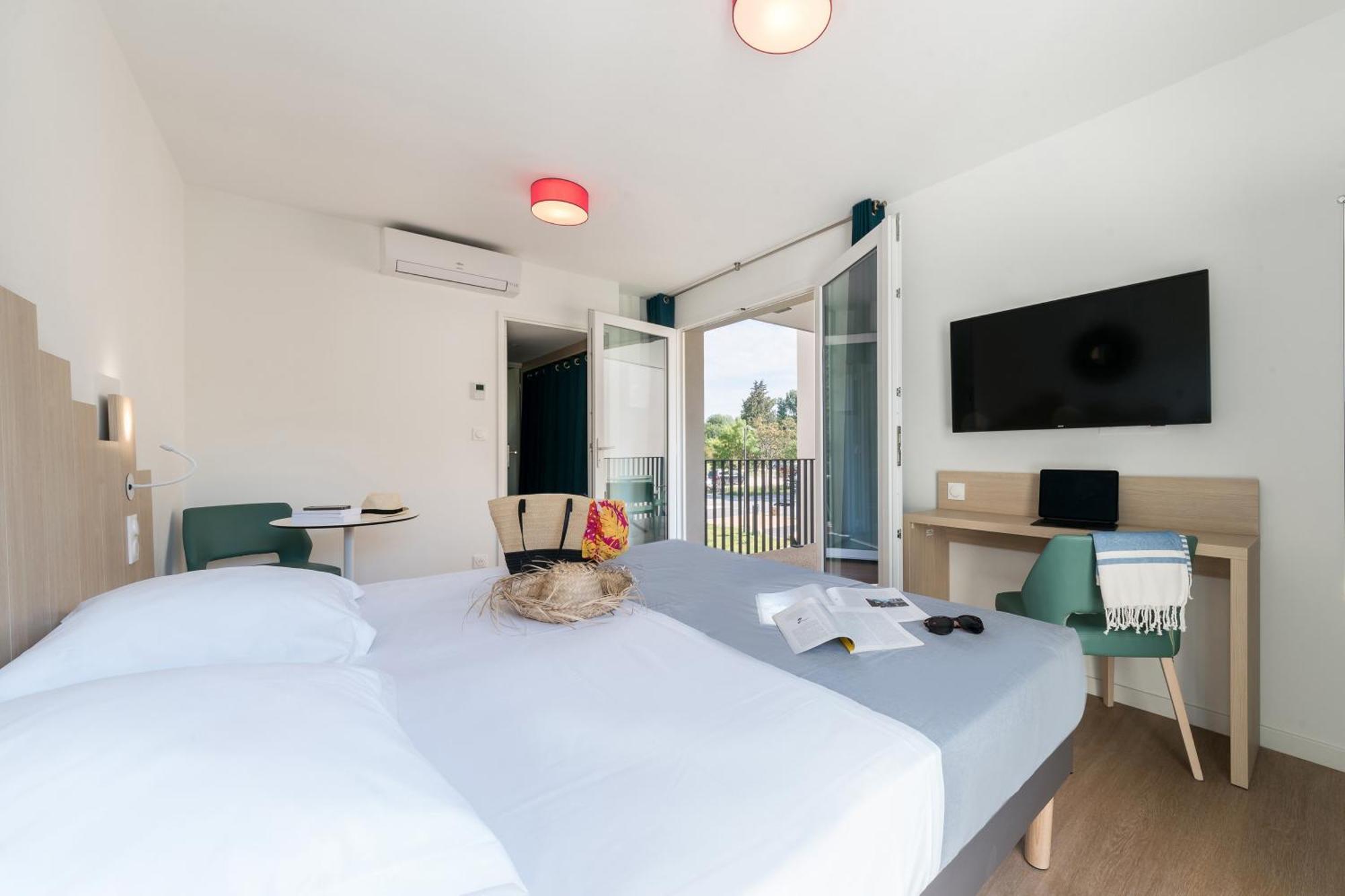 Belambra Clubs L'Isle Sur La Sorgue - Domaine De Mousquety Hotel ภายนอก รูปภาพ